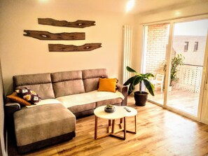 TV - Gaztainondoak Apartment (II) 10min from Laguardia (Lantziego)