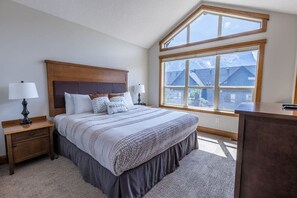 2 多间卧室、办公桌、熨斗/熨衣板、WiFi