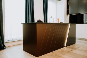 グランド ペントハウス | 2 室のベッドルーム、高級寝具、ピロートップベッド、ミニバーのアイテム (無料)