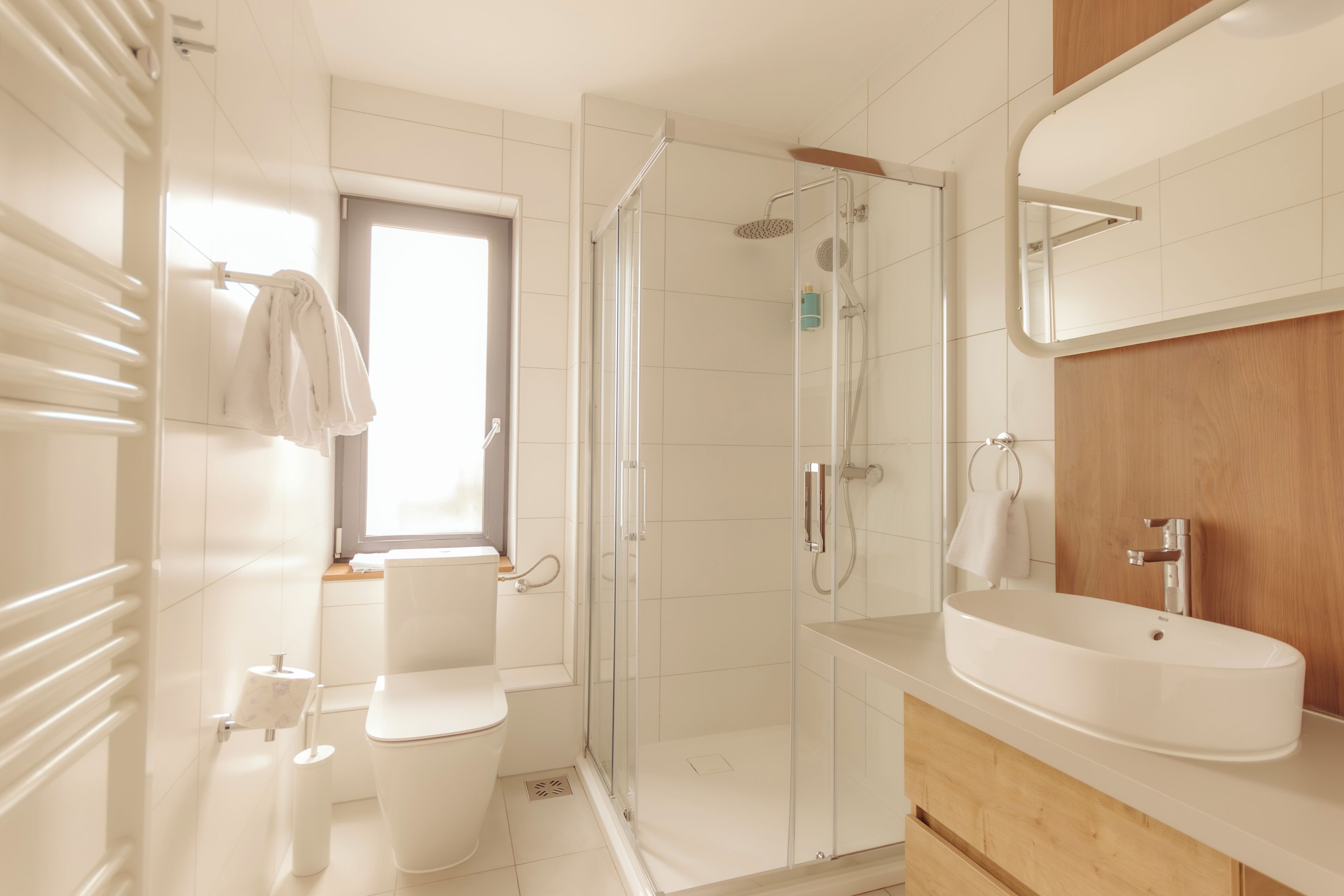 Penthouse Grand | Phòng tắm | Buồng tắm vòi sen, đồ dùng nhà tắm miễn phí, máy sấy tóc 