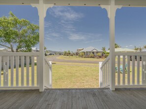 Property grounds - The Doll's House - Whitianga Holiday Home (Whitianga)