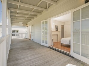 4 bedrooms, WiFi, bed sheets - The Doll's House - Whitianga Holiday Home (Whitianga)