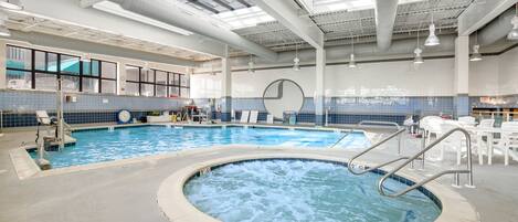 Innenpool, beheizter Pool