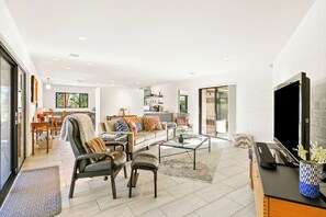 TV, fireplace, offices