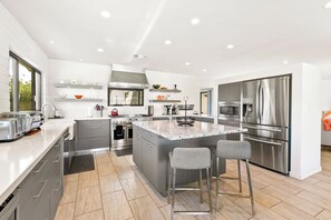 Unclassified image, 5 of 36, button