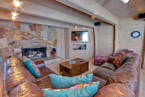 TV, fireplace, DVD player, stereo