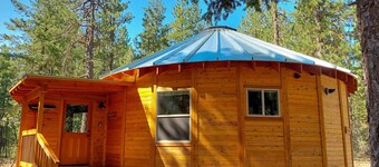 Sunflower Yurt - Mazama special place