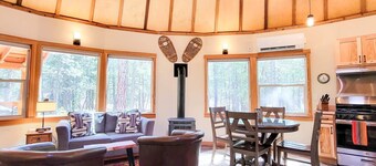 Sunflower Yurt - Mazama special place