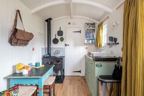 Fridge, stovetop, toaster, spices