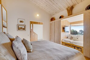 3 soverom, strykejern/-brett, internettilgang og sengetøy