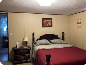 2 chambres, fer et planche à repasser, lit parapluie, Wi-Fi gratuit