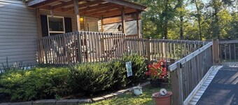 Super clean 7 mile from downtown Newberry safe quiet home Best Deal Around 