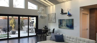 Ivywild Boutique Villa with private hot tub