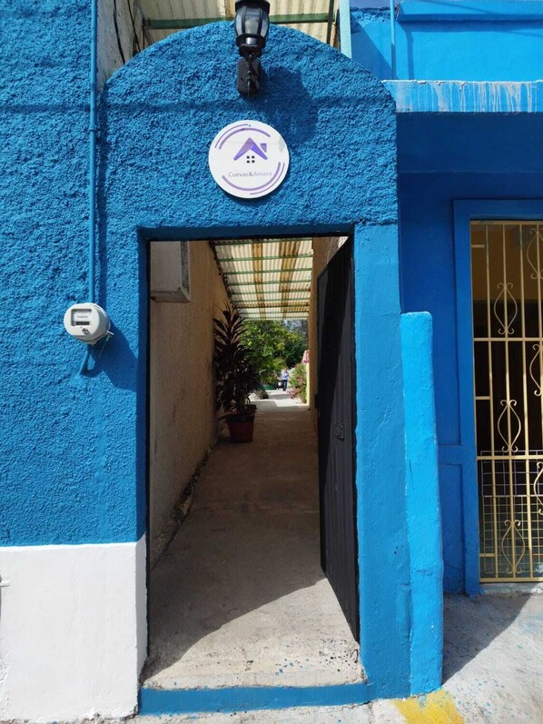 Entrada de la propiedad