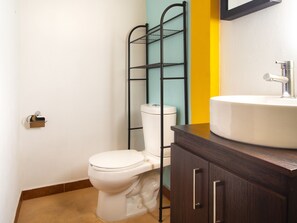 Suite Deluxe | Baño | Ducha y artículos de higiene personal gratuitos