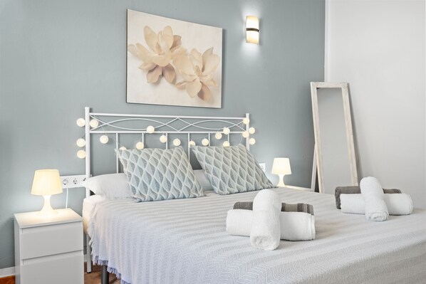 2 bedrooms, iron/ironing board, travel crib, free WiFi