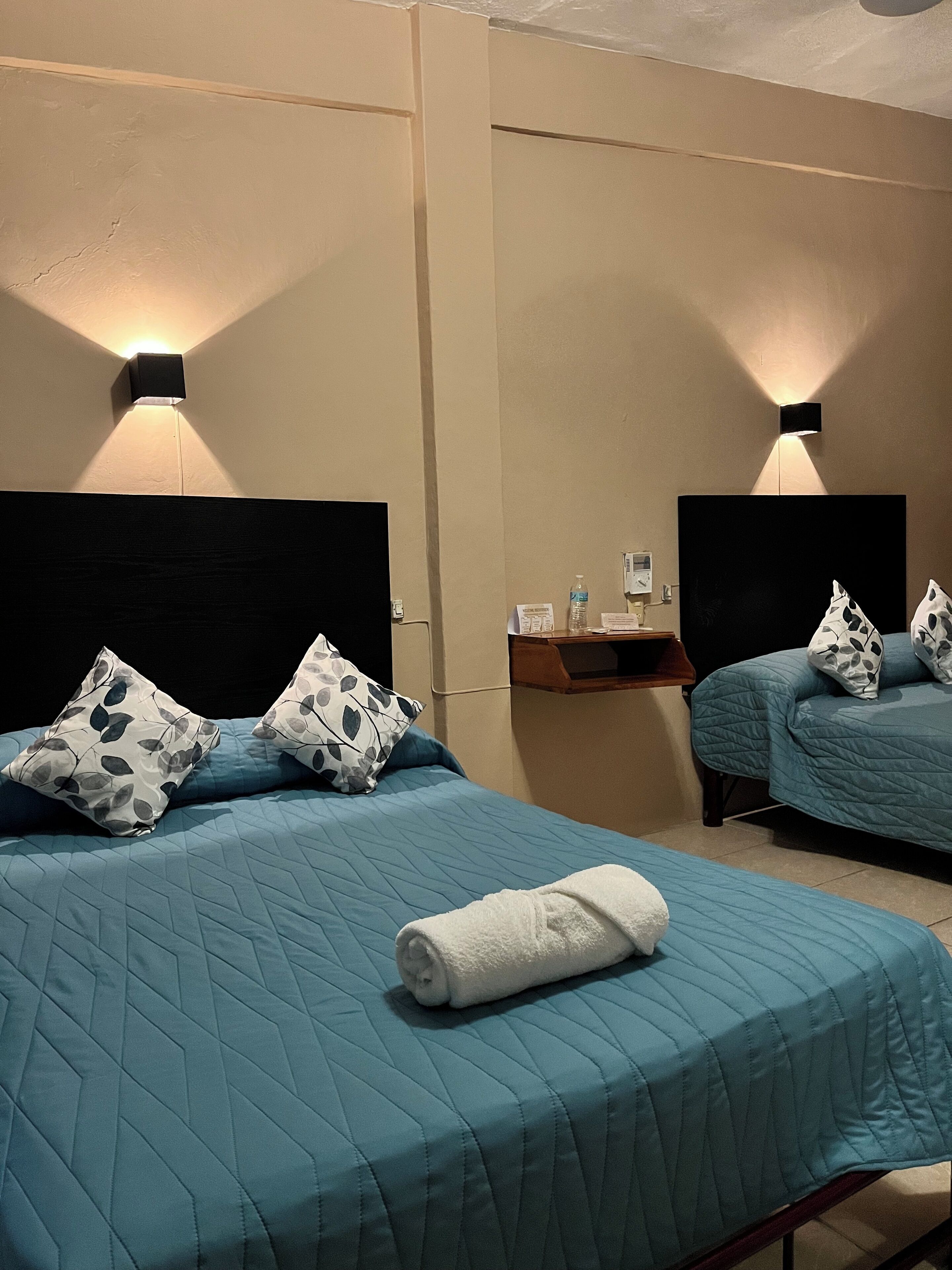 standard room, 2 double beds | desk, iron/ironing board, free wifi, bed sheets