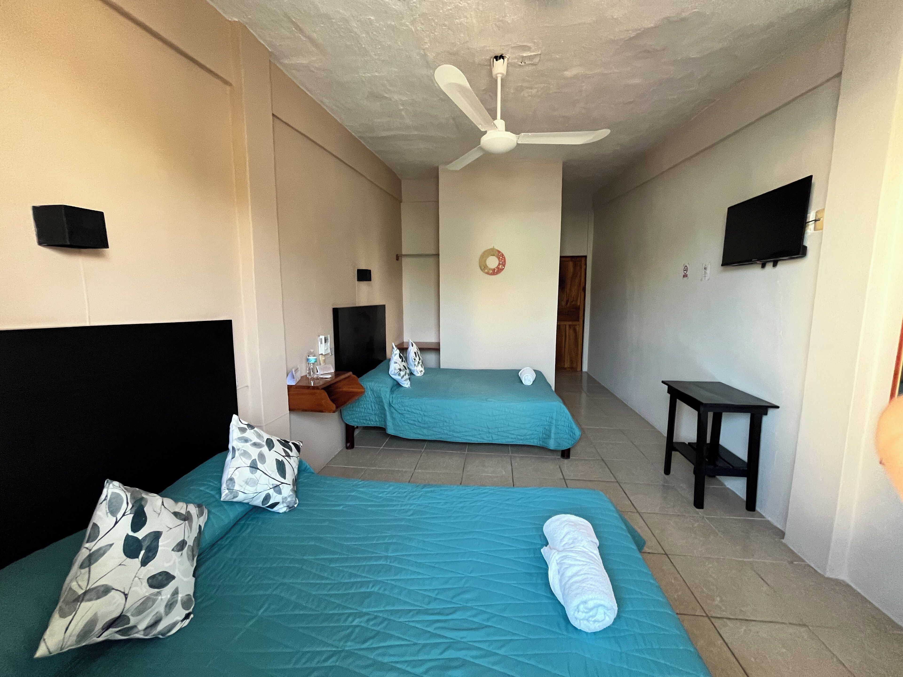 standard room, 2 double beds | desk, iron/ironing board, free wifi, bed sheets