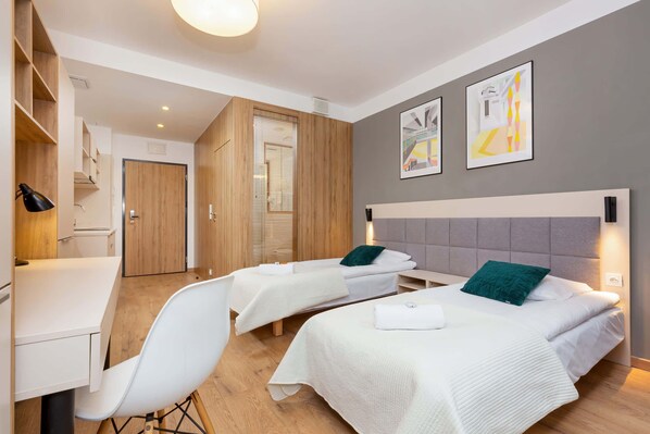 Desk, iron/ironing board, WiFi, bed sheets