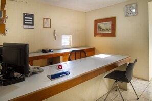 Reception - Suites Navata (Guadalajara)