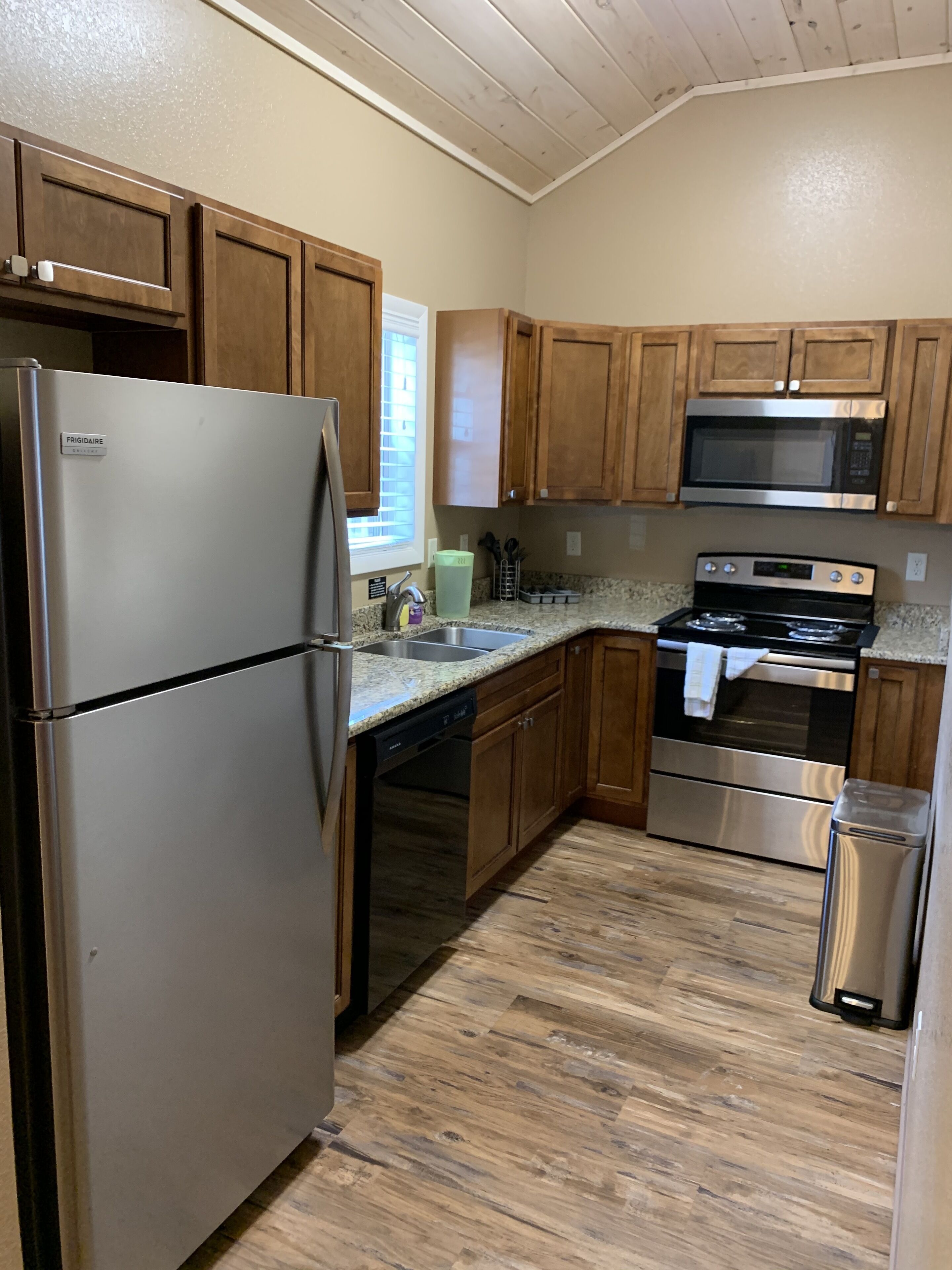 cottage | private kitchen | cleaning supplies