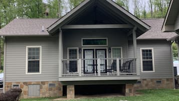 Cottage | Individually decorated, individually furnished, soundproofing