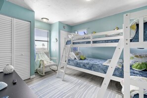 3 bedrooms, iron/ironing board, free WiFi, bed sheets