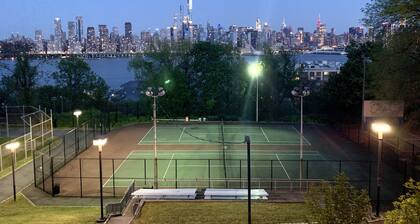 Beautiful & Bright 2BR- 15 mins from NYC- Times Square