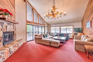 TV, fireplace, Netflix, DVD player - Expansive Canyons Ski Retreat w/ Community Pool! (Park City)