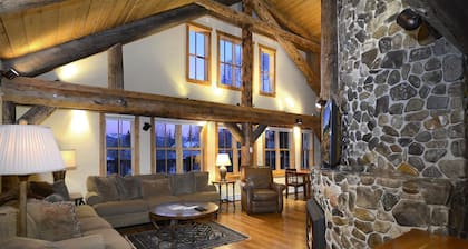 Totem House / Luxury 6 Bed Lodge in town. Steps from Coal Creek, Walk to it All!