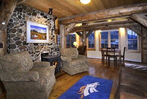 TV, fireplace, offices - Totem House (Crested Butte)