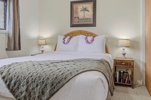 2 bedrooms, iron/ironing board, free internet, bed sheets