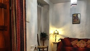 Living room - Cottage - Sleeps 4 - Pet Friendly - Patio (Olvera)