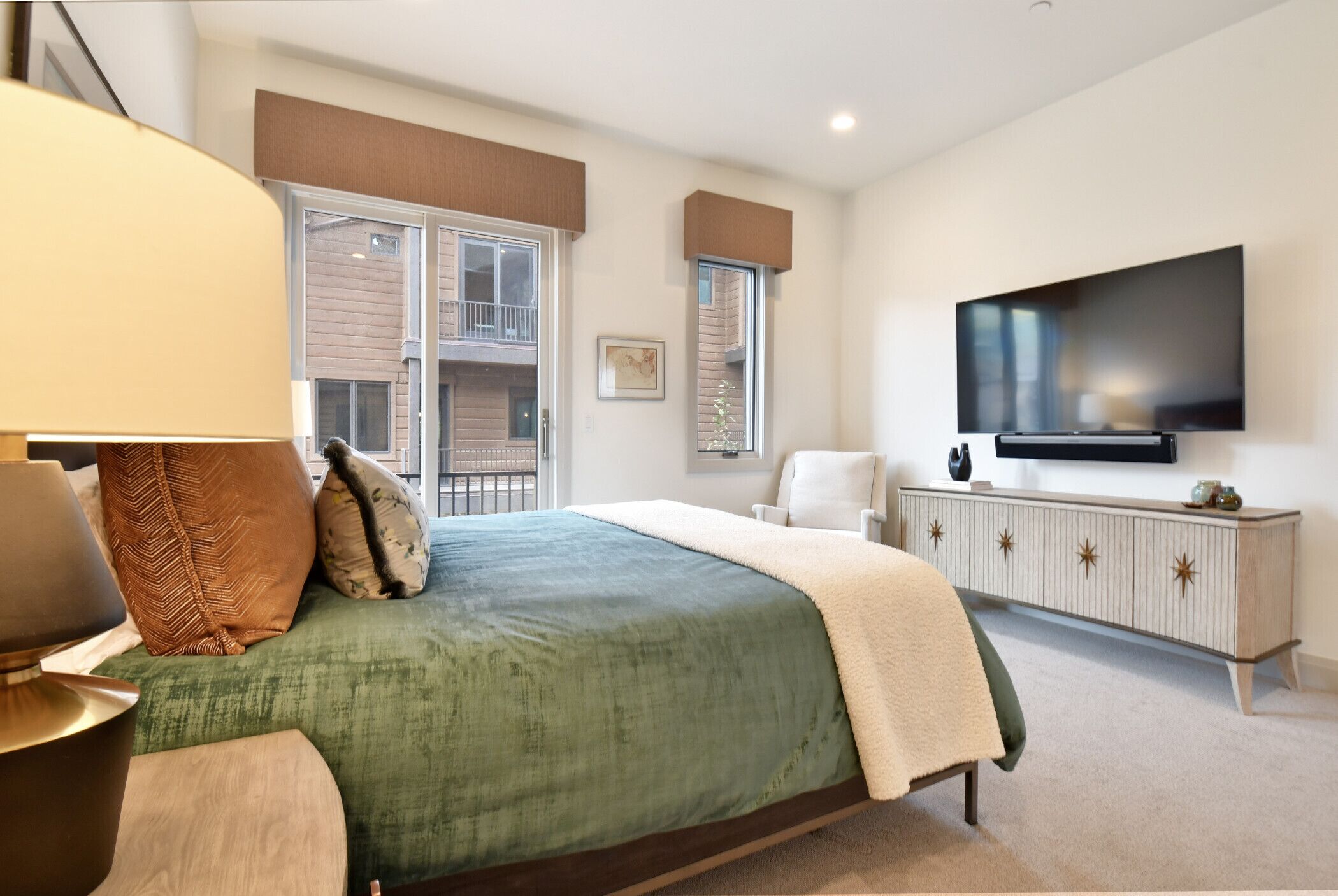 3 bedrooms, desk, iron/ironing board, free WiFi