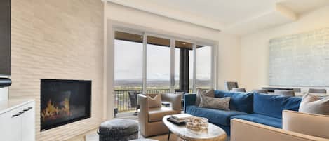 Smart TV, fireplace, stereo