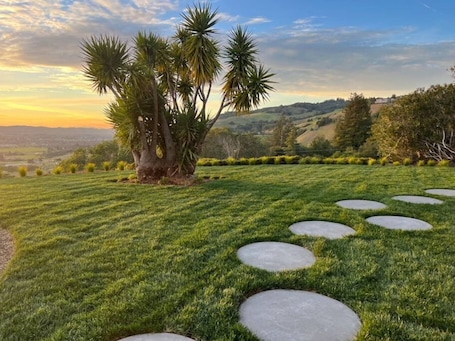 Property grounds. Sky View: Heated Pool & Hot Tub, 5 Acres