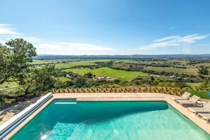 Et oppvarmet basseng