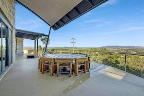 Tyalla Lodge | Terrace/patio