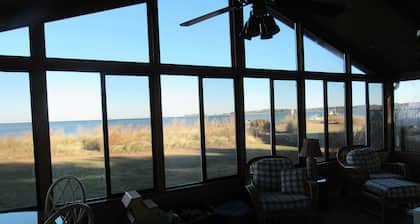 Little Bay Waterfront Retreat