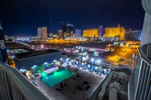 屋内プール、屋外プール