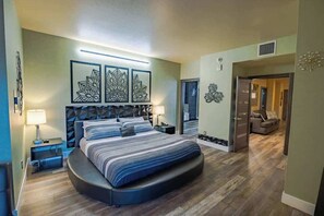 2 chambres, fer et planche à repasser, Wi-Fi, draps fournis