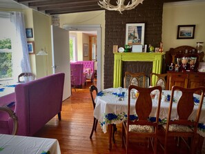 Dining - Gorgeous Heritage Inn with outstanding views of St.John's (St. John's)