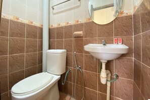 Standard Double Room | Bathroom