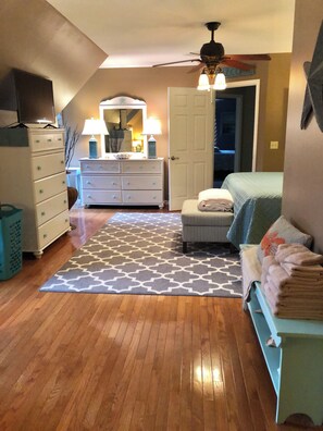 5 bedrooms, iron/ironing board, WiFi - My Happy Place :  Space for EVERYONE plus a PRIVATE POOL too! (Chincoteague)