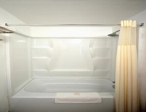 Baignoire, sèche-cheveux