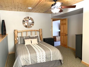 4 bedrooms, travel cot, free WiFi, bed sheets - Private Lake Sissabagama house retreat (Stone Lake)