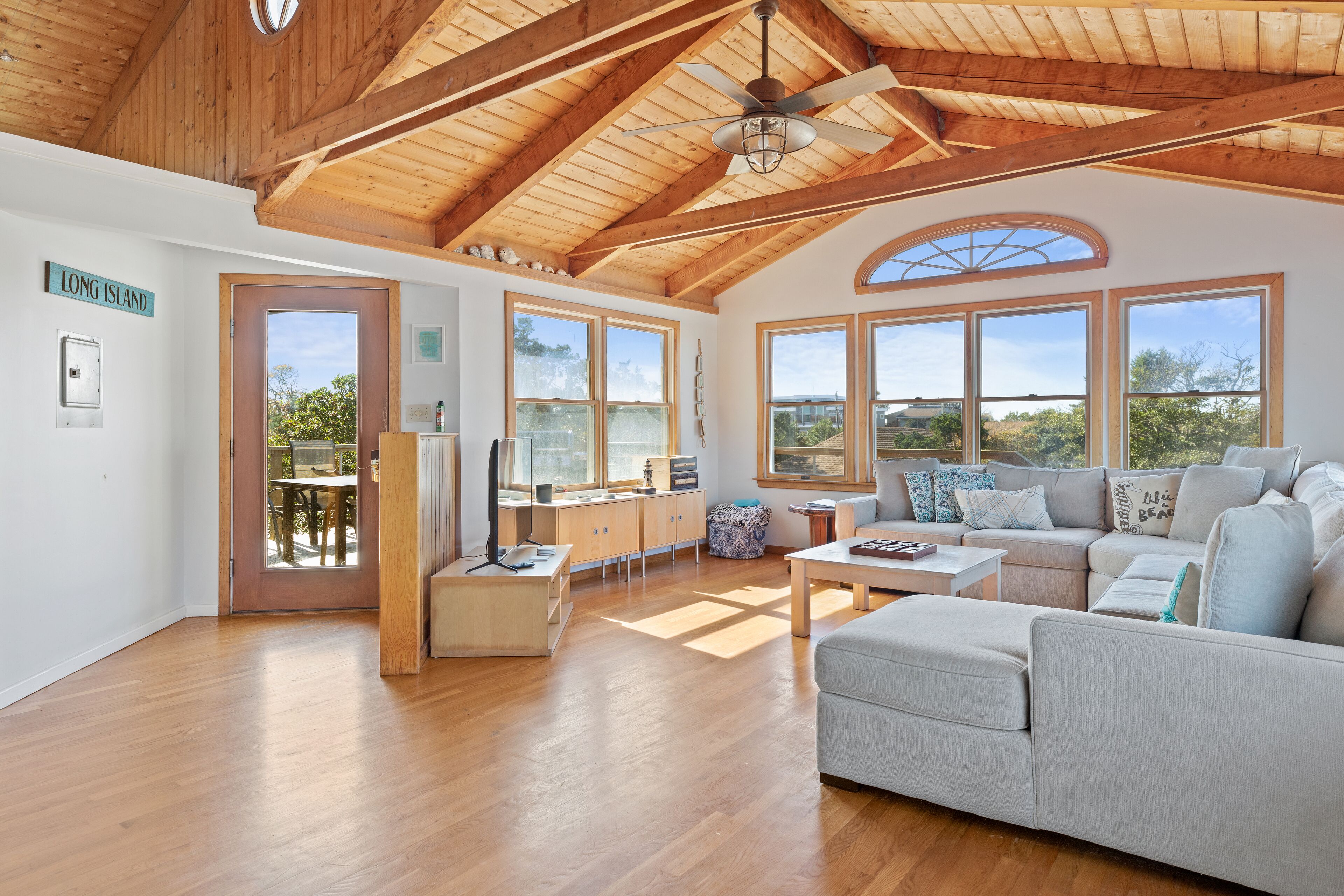 BEACH PARADISE FOR FAMILY OR GROUP GETAWAY