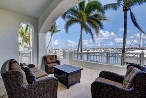 Terrace/patio - Resort living (Lantana)