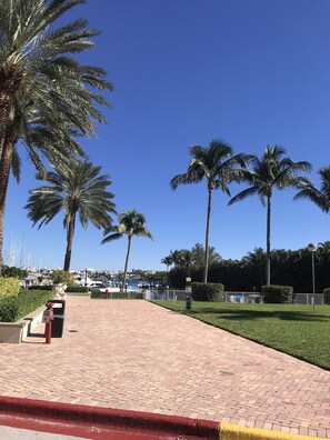 Property grounds - Resort living (Lantana)