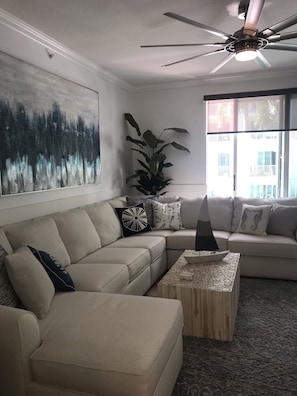 TV - Resort living (Lantana)